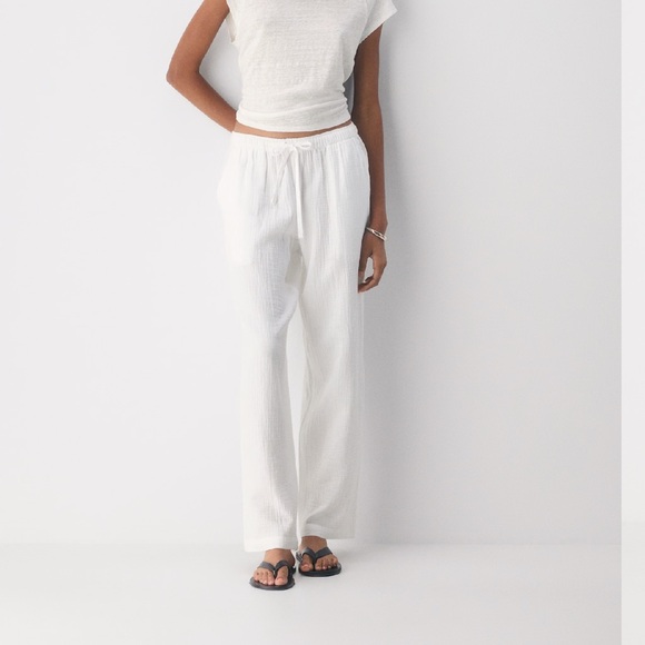 Aritzia Pants - Aritzia Little Moon NWT
AirPlush Cotton™ Sail Pant, L